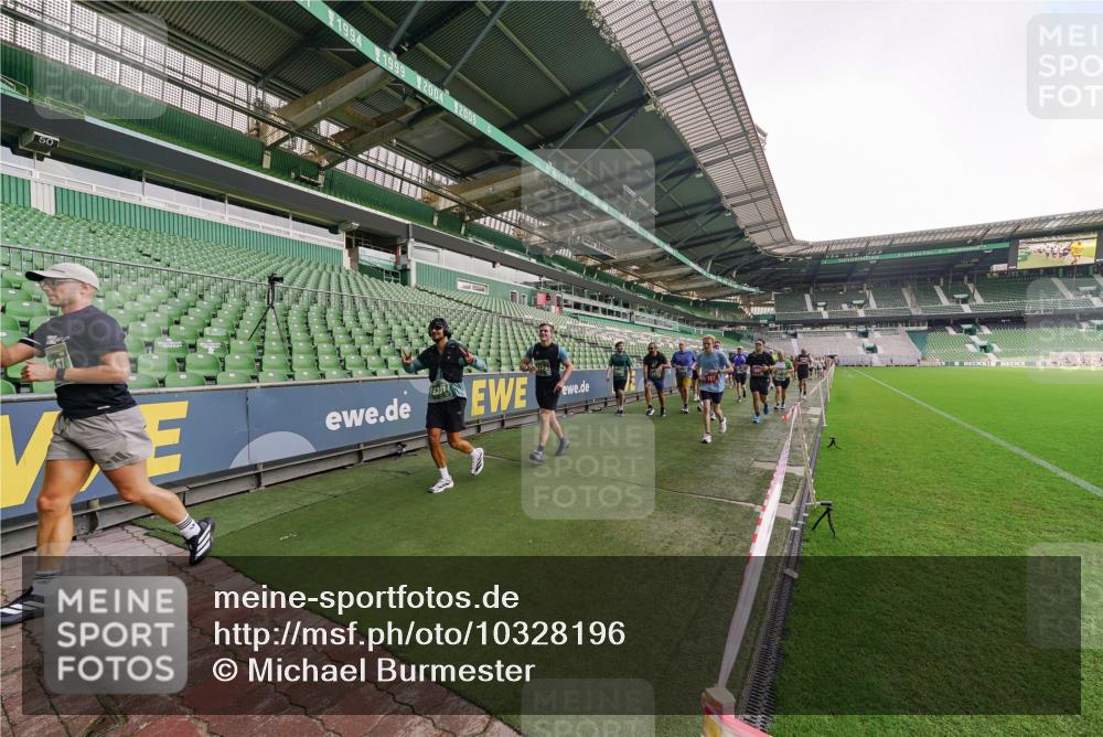 13.09.2026 - 21. swb-Marathon Bremen Michael Burmester http://msf.ph/oto/10328196 13.09.2026 13:33:49 Laufen im Stadion 155, 350, 428, 490, 594, 679, 709, 765, 786, 787, 916, 1001, 1026, 1048, 1051, 1098, 1292, 1377, 1444, 1557, 1560, 1591, 1592, 1607, 1661, 1703, 1760, 1772, 1827, 1923, 1996, 2077, 2132, 2226, 2230, 2231, 2320, 2338, 2374, 2399, 2400, 2451, 2456, 2479, 2511, 2514, 2515, 2539, 2543, 2616, 2630, 2641, 2649, 2718, 2735, 2757, 2769, 2787, 2791, 2848, 2982, 3014, 3345, 3443, 3503, 3547, 3577, 3601, 3614, 3660, 3708, 3709, 3720, 3797, 3875, 3901, 3911, 3952, 4001, 4014 meine-sportfotos.de