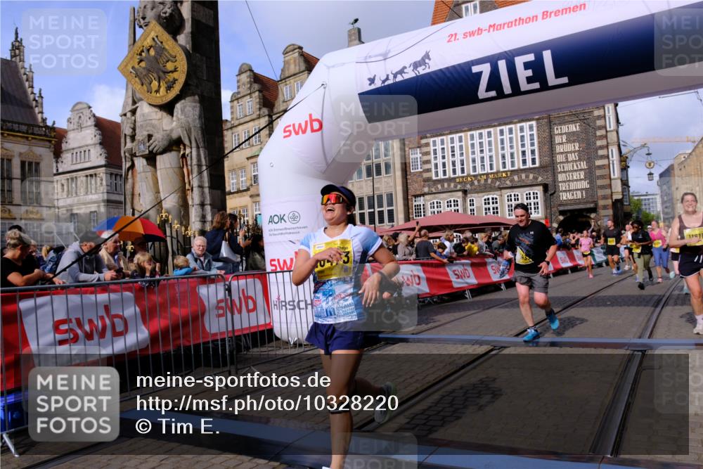 13.09.2026 - 21. swb-Marathon Bremen Tim E. http://msf.ph/oto/10328220 13.09.2026 11:02:25 Ziel 10173, 10257, 10331, 10439, 10473, 10500, 10617, 10636, 10803, 10924, 11249, 11436, 11576, 11811, 12016, 12042, 12094, 12134, 12135, 12145, 12360, 12437, 12506 meine-sportfotos.de