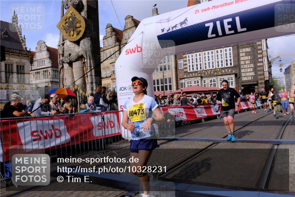 13.09.2026 - 21. swb-Marathon Bremen Tim E. http://msf.ph/oto/10328231 13.09.2026 11:02:25 Ziel 10173, 10257, 10331, 10439, 10473, 10500, 10617, 10636, 10803, 10924, 11249, 11436, 11576, 11811, 12016, 12042, 12094, 12134, 12135, 12145, 12360, 12437, 12506 meine-sportfotos.de