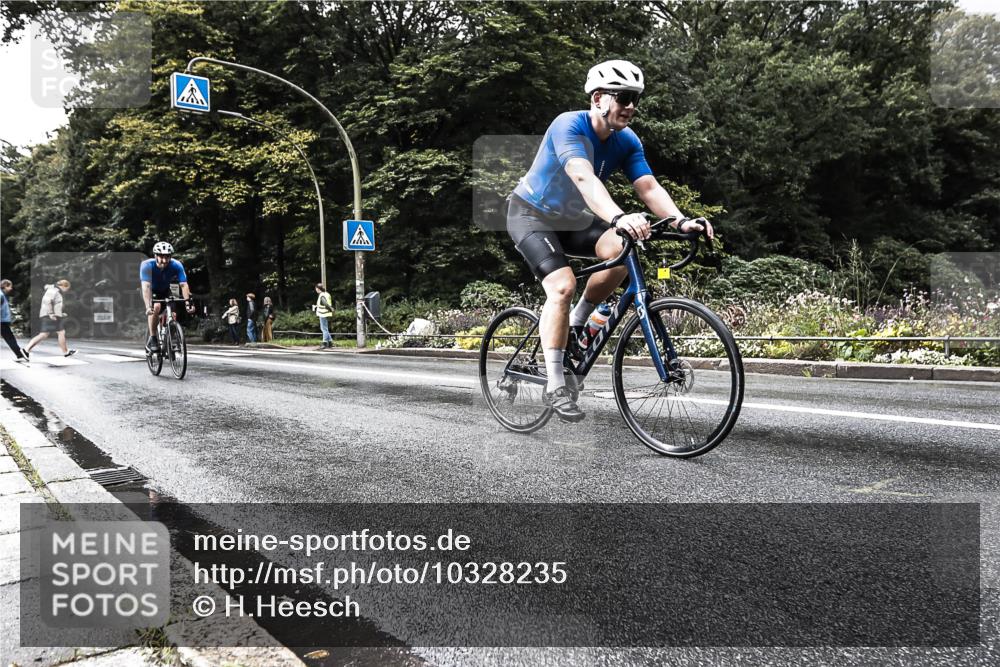 13.09.2026 - Stadtparktriathlon H.Heesch http://msf.ph/oto/10328235 13.09.2026 11:58:22 Radfahren 738, 853, 922, 1049 meine-sportfotos.de