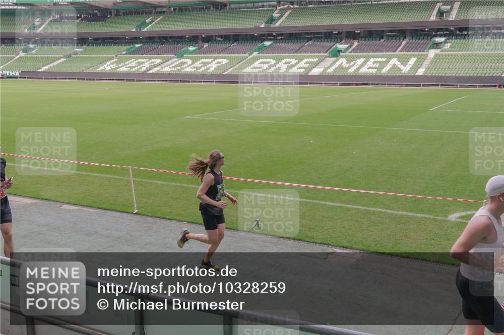 13.09.2026 - 21. swb-Marathon Bremen Michael Burmester http://msf.ph/oto/10328259 13.09.2026 12:58:24 Laufen im Stadion 141, 148, 191, 226, 334, 511, 672, 776, 789, 790, 909, 972, 1010, 1119, 1191, 1199, 1254, 1281, 1535, 1642, 1647, 1752, 1809, 1881, 1900, 1931, 1933, 2046, 2051, 2075, 2210, 2324, 2343, 2367, 2371, 2397, 2402, 2423, 2425, 2493, 2577, 2640, 2771, 2807, 2827, 2885, 2903, 2904, 2979, 3021, 3051, 3078, 3098, 3120, 3138, 3148, 3182, 3186, 3233, 3319, 3338, 3435, 3450, 3514, 3516, 3534, 3560, 3634, 3655, 3685, 3690, 3695, 3760, 3866, 3933, 3934, 3939, 4101, 4120, 4174, 4316, 205 meine-sportfotos.de