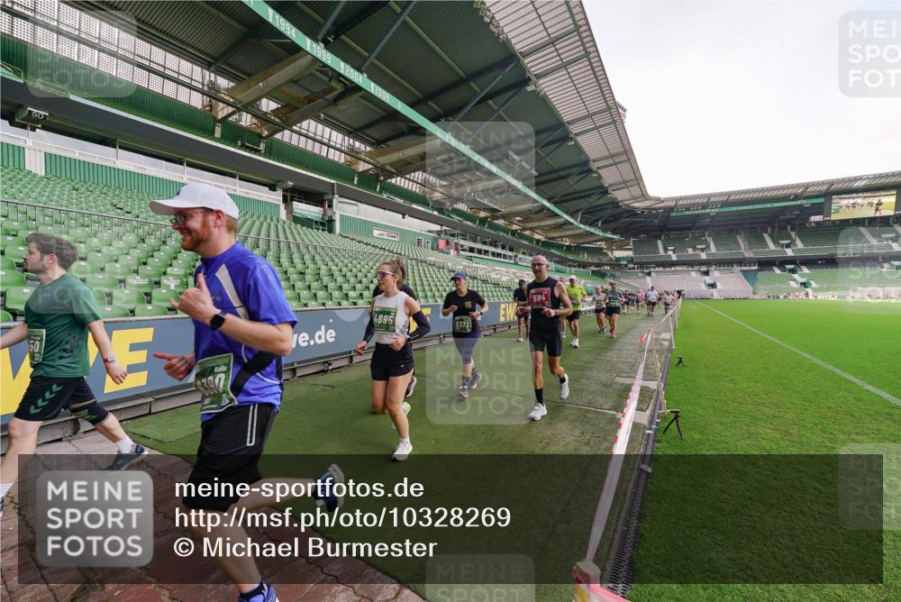 13.09.2026 - 21. swb-Marathon Bremen Michael Burmester http://msf.ph/oto/10328269 13.09.2026 13:33:55 Laufen im Stadion 155, 170, 193, 350, 428, 490, 594, 679, 709, 765, 786, 787, 916, 1001, 1026, 1048, 1051, 1098, 1292, 1377, 1444, 1553, 1557, 1560, 1591, 1592, 1607, 1661, 1703, 1760, 1772, 1784, 1827, 1996, 2077, 2132, 2226, 2230, 2231, 2320, 2338, 2374, 2399, 2400, 2451, 2456, 2479, 2511, 2514, 2515, 2539, 2543, 2616, 2630, 2641, 2718, 2735, 2757, 2769, 2787, 2791, 2982, 3014, 3345, 3443, 3503, 3547, 3577, 3601, 3614, 3660, 3708, 3709, 3720, 3797, 3875, 3901, 3911, 3952, 4001, 4014, 5151 meine-sportfotos.de