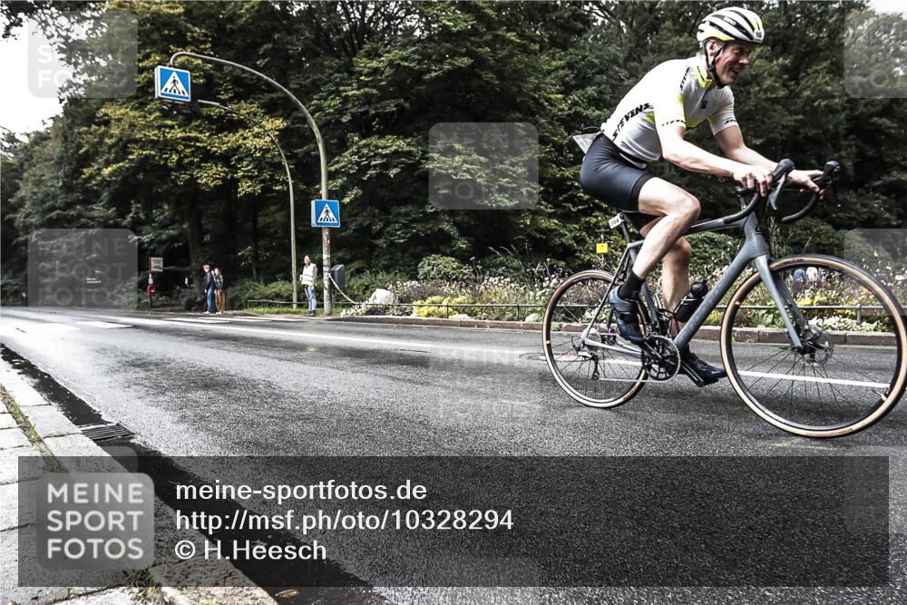 13.09.2026 - Stadtparktriathlon H.Heesch http://msf.ph/oto/10328294 13.09.2026 11:58:44 Radfahren 864, 894 meine-sportfotos.de