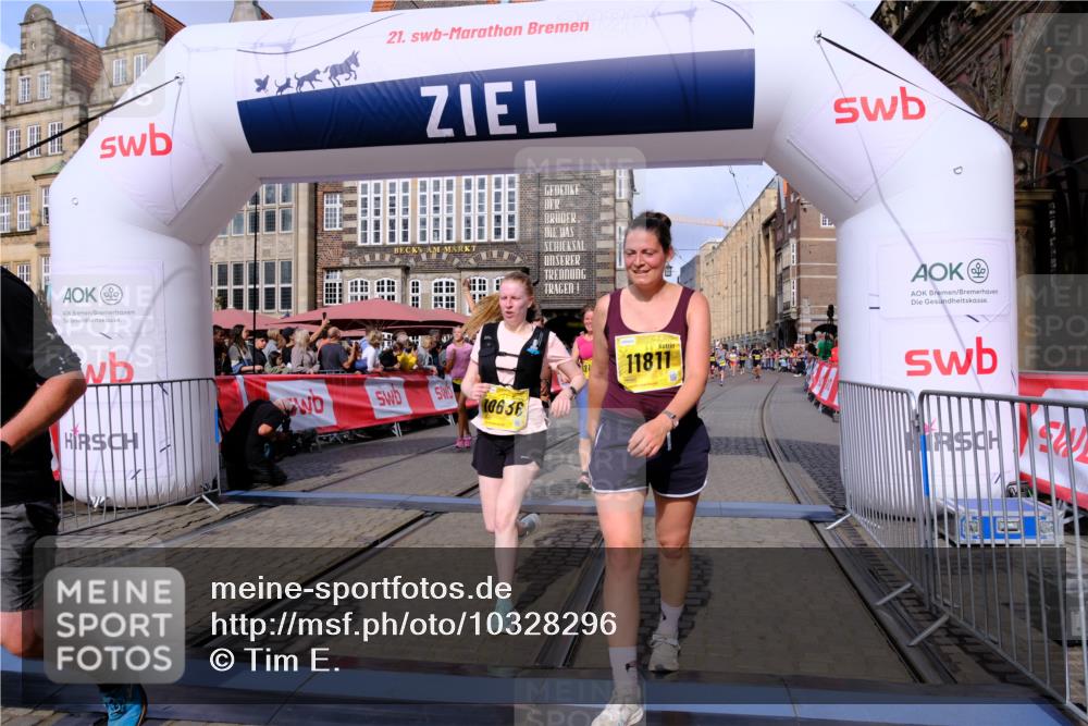 13.09.2026 - 21. swb-Marathon Bremen Tim E. http://msf.ph/oto/10328296 13.09.2026 11:02:28 Ziel 10173, 10331, 10439, 10473, 10500, 10617, 10636, 10803, 10915, 10924, 10943, 11249, 11576, 11811, 11853, 11886, 12016, 12042, 12094, 12134, 12135, 12145, 12360, 12437, 12506 meine-sportfotos.de