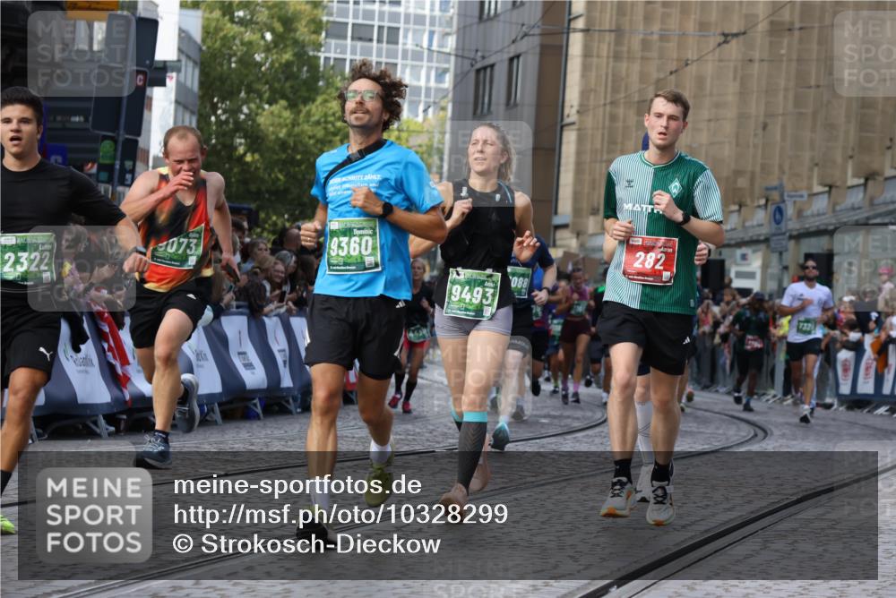 13.09.2026 - 21. swb-Marathon Bremen Strokosch-Dieckow http://msf.ph/oto/10328299 13.09.2026 13:25:03 Ziel 282, 789, 790, 1516, 1582, 2280, 3015, 3375, 3524, 4198, 4262, 4277, 5328, 5664, 6626, 6807, 8636, 8853, 8881, 9541, 10069, 10071, 10097, 10103, 1080, 1119, 1166, 1436, 1448, 2322, 3105, 3187, 4091, 4459, 4918, 6113, 7306, 7326, 8245, 9036, 9073, 9360, 9493, 9563, 13088 meine-sportfotos.de