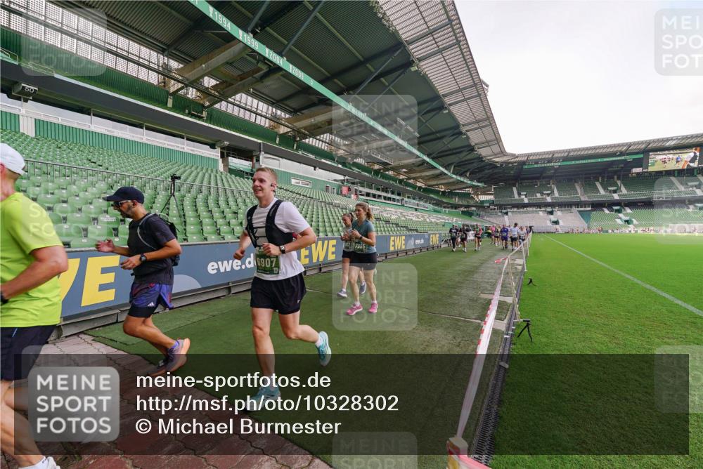 13.09.2026 - 21. swb-Marathon Bremen Michael Burmester http://msf.ph/oto/10328302 13.09.2026 13:33:59 Laufen im Stadion 155, 170, 193, 368, 428, 594, 679, 709, 765, 786, 787, 916, 1001, 1026, 1048, 1051, 1098, 1292, 1377, 1444, 1553, 1557, 1560, 1591, 1592, 1607, 1661, 1703, 1760, 1772, 1784, 1827, 1996, 2077, 2132, 2226, 2230, 2231, 2338, 2374, 2399, 2400, 2451, 2479, 2511, 2515, 2539, 2543, 2616, 2630, 2641, 2718, 2735, 2757, 2769, 2787, 2791, 2982, 3014, 3345, 3443, 3503, 3547, 3577, 3601, 3614, 3660, 3708, 3709, 3720, 3797, 3875, 3901, 3911, 3952, 4001, 4014, 5151 meine-sportfotos.de