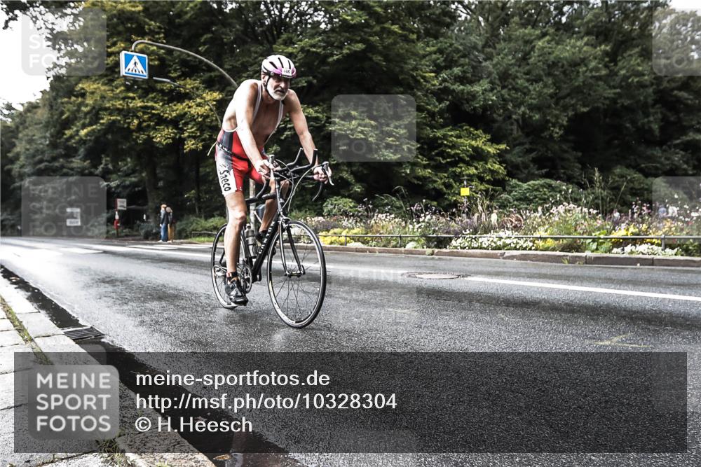 13.09.2026 - Stadtparktriathlon H.Heesch http://msf.ph/oto/10328304 13.09.2026 11:58:50 Radfahren 886, 980 meine-sportfotos.de