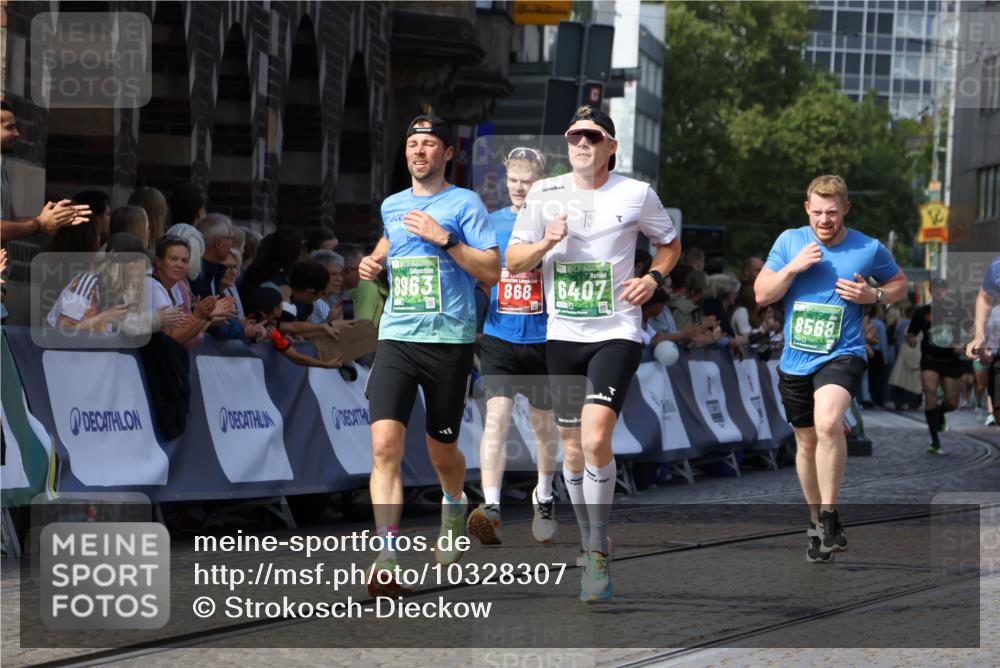 13.09.2026 - 21. swb-Marathon Bremen Strokosch-Dieckow http://msf.ph/oto/10328307 13.09.2026 13:13:24 Ziel 313, 621, 868, 987, 1207, 2442, 2498, 2559, 2801, 2858, 3625, 4582, 5345, 5379, 5769, 5965, 6349, 7874, 8291, 8419, 8464, 8798, 9092, 9217, 13140, 779, 2360, 2401, 2767, 2882, 6407, 7493, 8477, 8568, 8840, 8963, 9442 meine-sportfotos.de