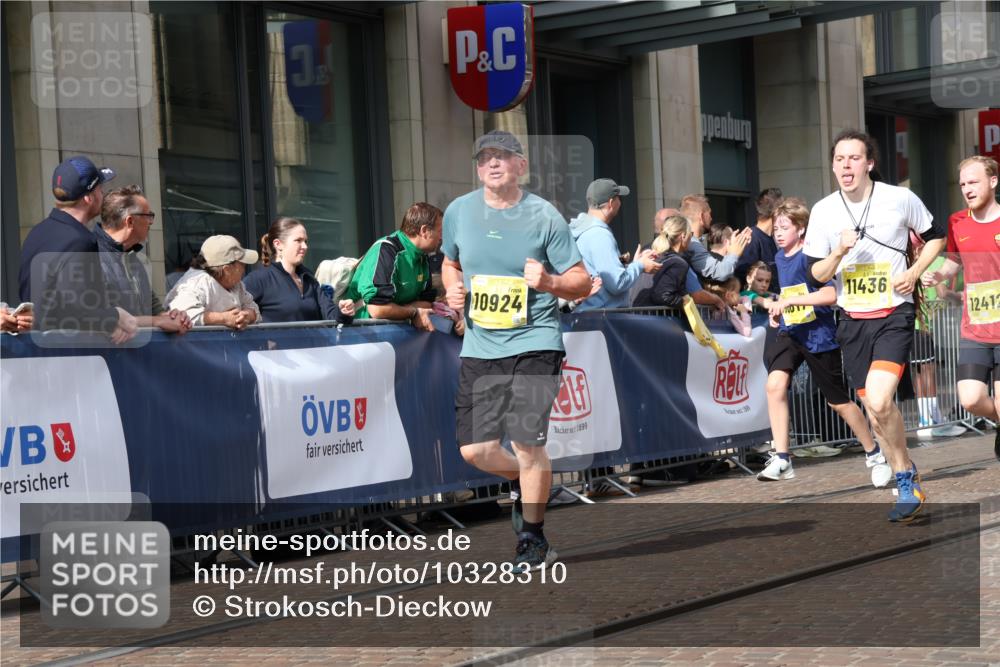 13.09.2026 - 21. swb-Marathon Bremen Strokosch-Dieckow http://msf.ph/oto/10328310 13.09.2026 11:01:53 Ziel 10153, 10154, 10173, 10257, 10273, 10274, 10278, 10331, 10338, 10439, 10473, 10500, 10617, 10636, 10738, 10803, 10885, 10915, 10924, 10943, 11249, 11436, 11505, 11576, 11811, 11853, 11886, 12016, 12042, 12094, 12134, 12135, 12145, 12360, 12437, 12506, 10251, 10332, 10409, 10444, 10497, 10817, 11075, 11115, 11150, 11268, 11305, 11324, 11369, 11412, 11413, 11479, 11486, 11668, 11747, 11859, 11985, 11986, 12095, 12379, 12412, 12466 meine-sportfotos.de
