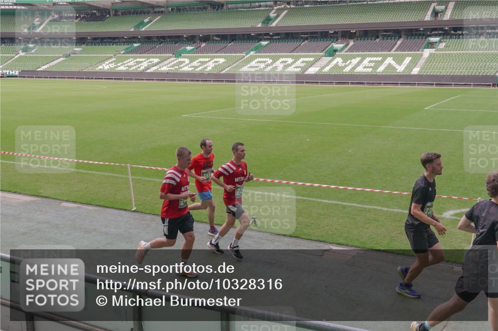 13.09.2026 - 21. swb-Marathon Bremen Michael Burmester http://msf.ph/oto/10328316 13.09.2026 12:58:28 Laufen im Stadion 141, 148, 191, 226, 334, 511, 672, 776, 789, 790, 909, 972, 1010, 1119, 1191, 1199, 1254, 1281, 1535, 1642, 1647, 1752, 1809, 1881, 1900, 1931, 1933, 2046, 2051, 2075, 2210, 2324, 2343, 2367, 2371, 2397, 2402, 2423, 2425, 2493, 2577, 2771, 2807, 2827, 2885, 2903, 2904, 2979, 3021, 3051, 3098, 3120, 3138, 3148, 3182, 3186, 3233, 3319, 3338, 3435, 3450, 3516, 3534, 3560, 3634, 3655, 3685, 3690, 3695, 3760, 3866, 3933, 3934, 3939, 4101, 4120, 4174, 4316, 205 meine-sportfotos.de