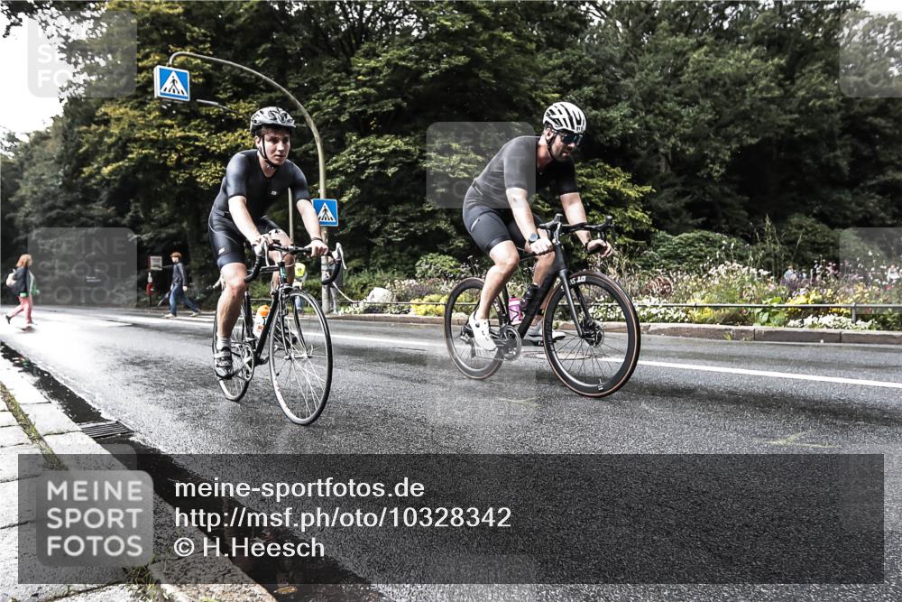 13.09.2026 - Stadtparktriathlon H.Heesch http://msf.ph/oto/10328342 13.09.2026 11:59:11 Radfahren 878, 911, 955, 1024 meine-sportfotos.de