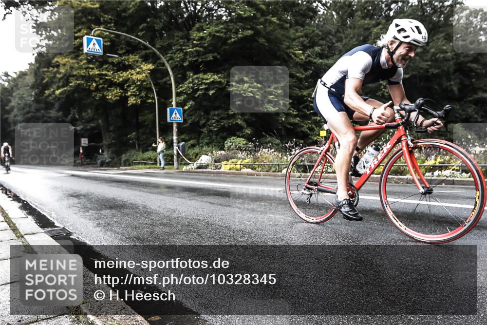 13.09.2026 - Stadtparktriathlon H.Heesch http://msf.ph/oto/10328345 13.09.2026 11:59:29 Radfahren 830, 1035 meine-sportfotos.de