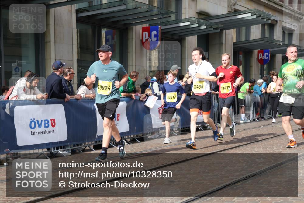 13.09.2026 - 21. swb-Marathon Bremen Strokosch-Dieckow http://msf.ph/oto/10328350 13.09.2026 11:01:53 Ziel 10153, 10154, 10173, 10257, 10273, 10274, 10278, 10331, 10338, 10439, 10473, 10500, 10617, 10636, 10738, 10803, 10885, 10915, 10924, 10943, 11249, 11436, 11505, 11576, 11811, 11853, 11886, 12016, 12042, 12094, 12134, 12135, 12145, 12360, 12437, 12506, 10251, 10332, 10409, 10444, 10497, 10817, 11075, 11115, 11150, 11268, 11305, 11324, 11369, 11412, 11413, 11479, 11486, 11668, 11747, 11859, 11985, 11986, 12095, 12379, 12412, 12466 meine-sportfotos.de