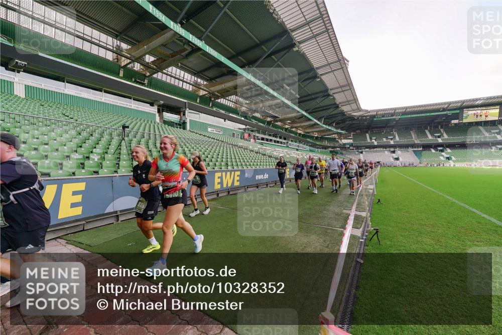 13.09.2026 - 21. swb-Marathon Bremen Michael Burmester http://msf.ph/oto/10328352 13.09.2026 13:34:06 Laufen im Stadion 155, 170, 193, 368, 428, 594, 679, 709, 765, 786, 787, 916, 1001, 1026, 1048, 1051, 1098, 1292, 1321, 1377, 1444, 1553, 1557, 1560, 1591, 1592, 1607, 1661, 1703, 1760, 1772, 1784, 1827, 1996, 2077, 2132, 2226, 2338, 2399, 2400, 2451, 2479, 2511, 2515, 2539, 2543, 2616, 2630, 2641, 2718, 2735, 2757, 2769, 2787, 2791, 2982, 3014, 3179, 3345, 3443, 3503, 3547, 3577, 3601, 3614, 3660, 3708, 3709, 3720, 3797, 3875, 3901, 3911, 3914, 3952, 4001, 4014, 5151 meine-sportfotos.de