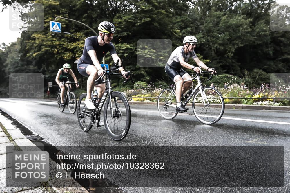 13.09.2026 - Stadtparktriathlon H.Heesch http://msf.ph/oto/10328362 13.09.2026 11:59:33 Radfahren 902, 957, 971, 1035, 1066 meine-sportfotos.de