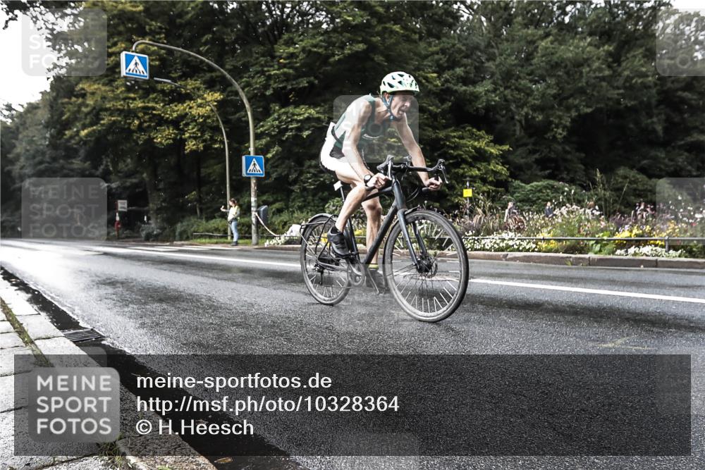 13.09.2026 - Stadtparktriathlon H.Heesch http://msf.ph/oto/10328364 13.09.2026 11:59:33 Radfahren 902, 957, 971, 1035, 1066 meine-sportfotos.de