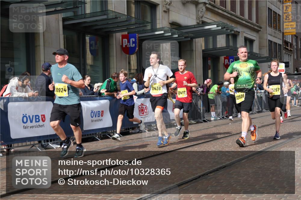 13.09.2026 - 21. swb-Marathon Bremen Strokosch-Dieckow http://msf.ph/oto/10328365 13.09.2026 11:01:53 Ziel 10153, 10154, 10173, 10257, 10273, 10274, 10278, 10331, 10338, 10439, 10473, 10500, 10617, 10636, 10738, 10803, 10885, 10915, 10924, 10943, 11249, 11436, 11505, 11576, 11811, 11853, 11886, 12016, 12042, 12094, 12134, 12135, 12145, 12360, 12437, 12506, 10251, 10332, 10409, 10444, 10497, 10817, 11075, 11115, 11150, 11268, 11305, 11324, 11369, 11412, 11413, 11479, 11486, 11668, 11747, 11859, 11985, 11986, 12095, 12379, 12412, 12466 meine-sportfotos.de