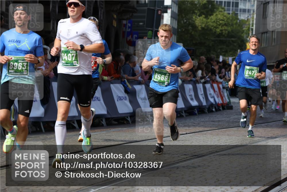13.09.2026 - 21. swb-Marathon Bremen Strokosch-Dieckow http://msf.ph/oto/10328367 13.09.2026 13:13:25 Ziel 313, 621, 868, 987, 1207, 2498, 2559, 2801, 2858, 3625, 4582, 5345, 5379, 5769, 5965, 6349, 7874, 8291, 8419, 8464, 8798, 9092, 9217, 13140, 779, 2401, 2767, 2882, 6407, 7493, 8477, 8568, 8840, 8963, 9442, 13099 meine-sportfotos.de