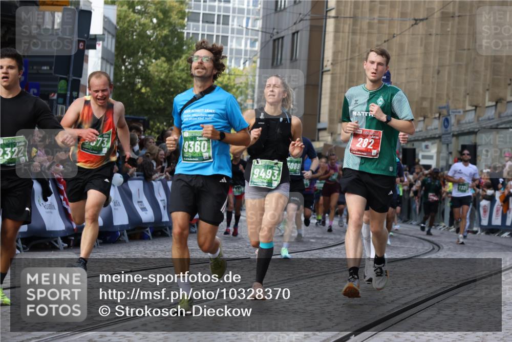 13.09.2026 - 21. swb-Marathon Bremen Strokosch-Dieckow http://msf.ph/oto/10328370 13.09.2026 13:25:03 Ziel 282, 789, 790, 1516, 1582, 2280, 3015, 3375, 3524, 4198, 4262, 4277, 5328, 5664, 6626, 6807, 8636, 8853, 8881, 9541, 10069, 10071, 10097, 10103, 1080, 1119, 1166, 1436, 1448, 2322, 3105, 3187, 4091, 4459, 4918, 6113, 7306, 7326, 8245, 9036, 9073, 9360, 9493, 9563, 13088 meine-sportfotos.de