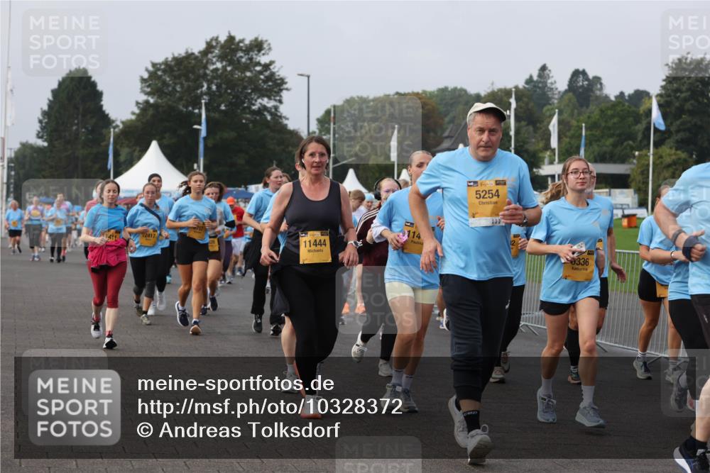 13.09.2026 - Kiel Lauf Andreas Tolksdorf http://msf.ph/oto/10328372 13.09.2026 09:29:26 Kiellinie 1411, 12417, 11444, 114, 39, 5254, 0336 meine-sportfotos.de