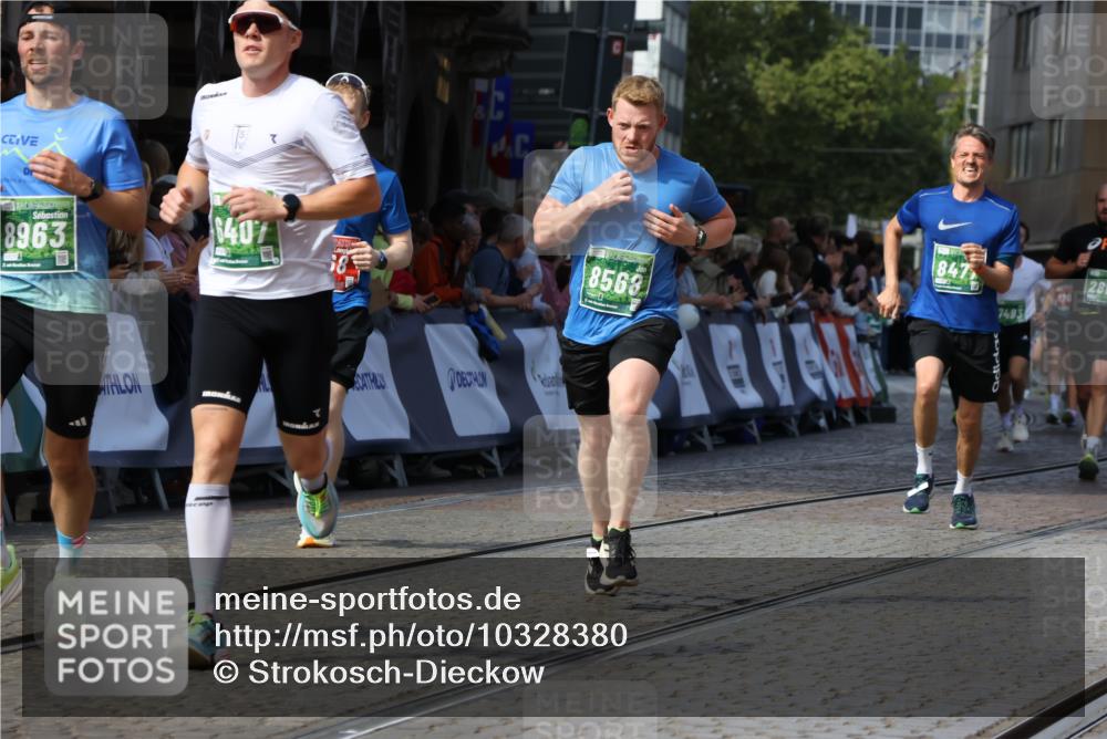 13.09.2026 - 21. swb-Marathon Bremen Strokosch-Dieckow http://msf.ph/oto/10328380 13.09.2026 13:13:25 Ziel 313, 621, 868, 987, 1207, 2498, 2559, 2801, 2858, 3625, 4582, 5345, 5379, 5769, 5965, 6349, 7874, 8291, 8419, 8464, 8798, 9092, 9217, 13140, 779, 2401, 2767, 2882, 6407, 7493, 8477, 8568, 8840, 8963, 9442, 13099 meine-sportfotos.de