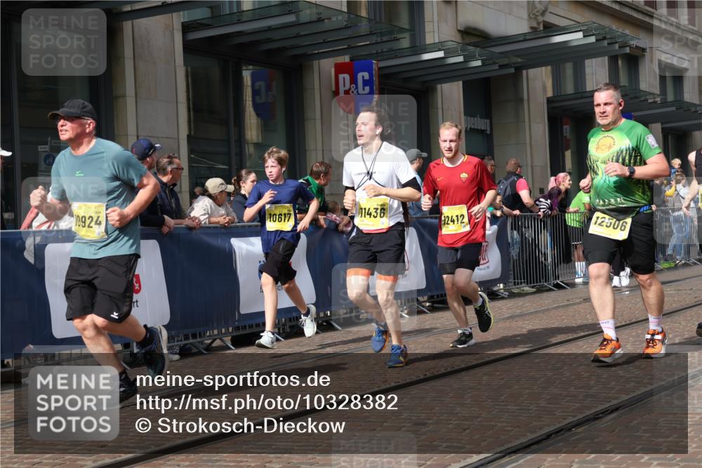 13.09.2026 - 21. swb-Marathon Bremen Strokosch-Dieckow http://msf.ph/oto/10328382 13.09.2026 11:01:54 Ziel 10153, 10154, 10173, 10257, 10273, 10274, 10278, 10331, 10338, 10439, 10473, 10500, 10617, 10636, 10738, 10803, 10885, 10915, 10924, 10943, 11249, 11436, 11505, 11576, 11811, 11853, 11886, 12016, 12042, 12094, 12134, 12135, 12145, 12360, 12437, 12506, 10251, 10257, 10332, 10409, 10444, 10497, 10817, 11075, 11115, 11150, 11268, 11305, 11369, 11412, 11413, 11436, 11479, 11486, 11668, 11747, 11859, 11985, 11986, 12095, 12379, 12412, 12466 meine-sportfotos.de