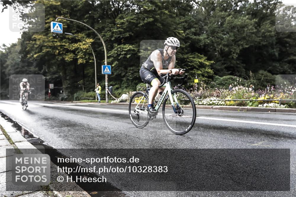 13.09.2026 - Stadtparktriathlon H.Heesch http://msf.ph/oto/10328383 13.09.2026 11:59:41 Radfahren 832, 851, 1045, 1057 meine-sportfotos.de