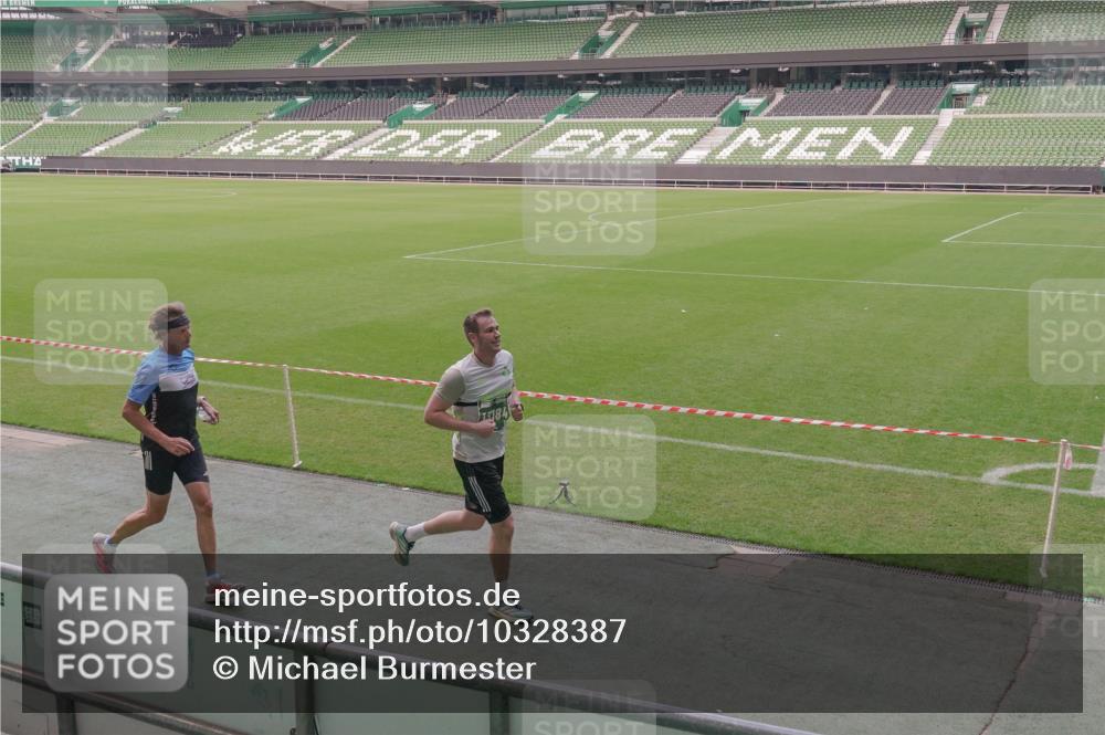 13.09.2026 - 21. swb-Marathon Bremen Michael Burmester http://msf.ph/oto/10328387 13.09.2026 12:58:33 Laufen im Stadion 141, 148, 191, 226, 334, 511, 672, 776, 789, 790, 909, 972, 1010, 1119, 1191, 1199, 1254, 1281, 1516, 1535, 1642, 1647, 1752, 1809, 1881, 1900, 1931, 1933, 2046, 2075, 2210, 2324, 2343, 2367, 2371, 2397, 2402, 2423, 2425, 2577, 2771, 2807, 2827, 2885, 2903, 2904, 2979, 3021, 3051, 3098, 3120, 3138, 3148, 3182, 3186, 3190, 3233, 3319, 3338, 3435, 3516, 3531, 3534, 3560, 3655, 3685, 3690, 3695, 3866, 3933, 3934, 3939, 4101, 4120, 4174, 4316, 205 meine-sportfotos.de
