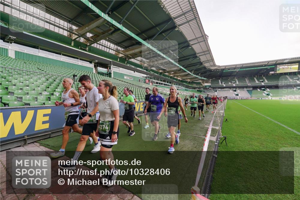 13.09.2026 - 21. swb-Marathon Bremen Michael Burmester http://msf.ph/oto/10328406 13.09.2026 13:34:12 Laufen im Stadion 155, 170, 193, 368, 428, 594, 679, 709, 765, 787, 916, 1001, 1026, 1048, 1051, 1098, 1280, 1292, 1321, 1444, 1553, 1557, 1560, 1591, 1592, 1607, 1661, 1703, 1760, 1772, 1784, 1827, 1992, 1996, 2077, 2132, 2226, 2338, 2399, 2400, 2451, 2479, 2511, 2515, 2543, 2616, 2630, 2641, 2718, 2735, 2757, 2787, 2791, 2982, 3014, 3179, 3191, 3345, 3443, 3503, 3547, 3577, 3601, 3614, 3660, 3708, 3709, 3720, 3797, 3875, 3901, 3904, 3911, 3914, 3952, 4001, 4014, 4500, 4561, 5151 meine-sportfotos.de