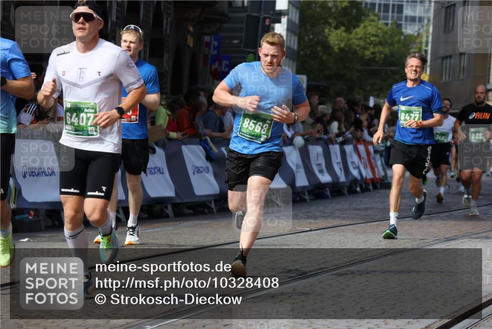 13.09.2026 - 21. swb-Marathon Bremen Strokosch-Dieckow http://msf.ph/oto/10328408 13.09.2026 13:13:25 Ziel 313, 621, 868, 987, 1207, 2498, 2559, 2801, 2858, 3625, 4582, 5345, 5379, 5769, 5965, 6349, 7874, 8291, 8419, 8464, 8798, 9092, 9217, 13140, 779, 2401, 2767, 2882, 6407, 7493, 8477, 8568, 8840, 8963, 9442, 13099 meine-sportfotos.de