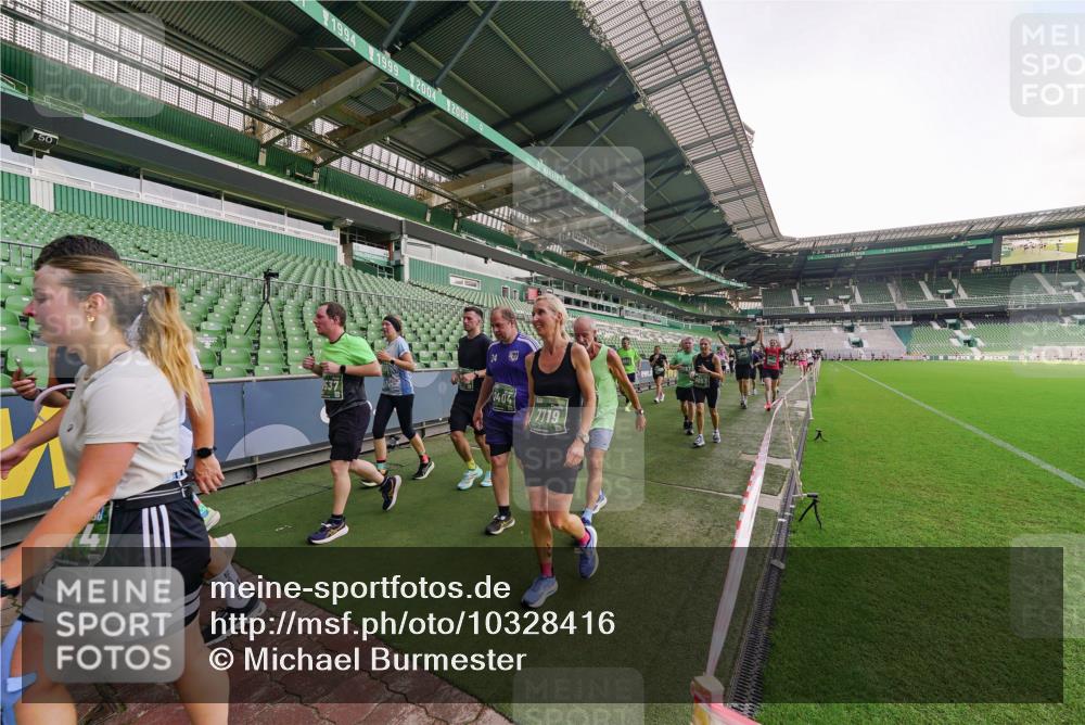 13.09.2026 - 21. swb-Marathon Bremen Michael Burmester http://msf.ph/oto/10328416 13.09.2026 13:34:13 Laufen im Stadion 155, 170, 193, 368, 428, 594, 679, 709, 765, 916, 1001, 1026, 1048, 1051, 1098, 1280, 1321, 1444, 1553, 1557, 1560, 1591, 1592, 1607, 1661, 1703, 1760, 1772, 1784, 1827, 1992, 1996, 2077, 2132, 2226, 2338, 2399, 2400, 2451, 2479, 2511, 2515, 2543, 2616, 2630, 2641, 2718, 2735, 2757, 2787, 2791, 2982, 3014, 3179, 3191, 3345, 3443, 3503, 3547, 3577, 3601, 3614, 3660, 3708, 3709, 3720, 3797, 3875, 3901, 3904, 3911, 3914, 3952, 4001, 4014, 4500, 4561, 5151 meine-sportfotos.de