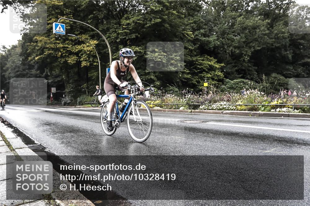 13.09.2026 - Stadtparktriathlon H.Heesch http://msf.ph/oto/10328419 13.09.2026 11:59:58 Radfahren 751, 895, 1011, 1067 meine-sportfotos.de