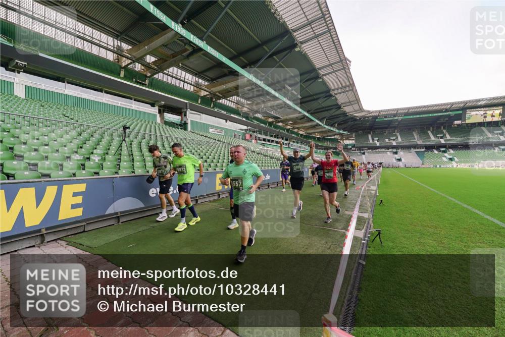 13.09.2026 - 21. swb-Marathon Bremen Michael Burmester http://msf.ph/oto/10328441 13.09.2026 13:34:16 Laufen im Stadion 155, 170, 193, 368, 428, 594, 679, 709, 765, 916, 1001, 1026, 1048, 1051, 1098, 1280, 1321, 1396, 1444, 1553, 1557, 1560, 1591, 1592, 1607, 1661, 1703, 1760, 1772, 1784, 1827, 1992, 1996, 2077, 2132, 2226, 2338, 2399, 2400, 2451, 2479, 2511, 2515, 2543, 2616, 2630, 2641, 2718, 2735, 2757, 2787, 2791, 2982, 3014, 3179, 3191, 3345, 3443, 3503, 3547, 3577, 3601, 3614, 3660, 3708, 3709, 3720, 3797, 3875, 3901, 3904, 3911, 3914, 3952, 4001, 4014, 4500, 4546, 4561, 5151 meine-sportfotos.de