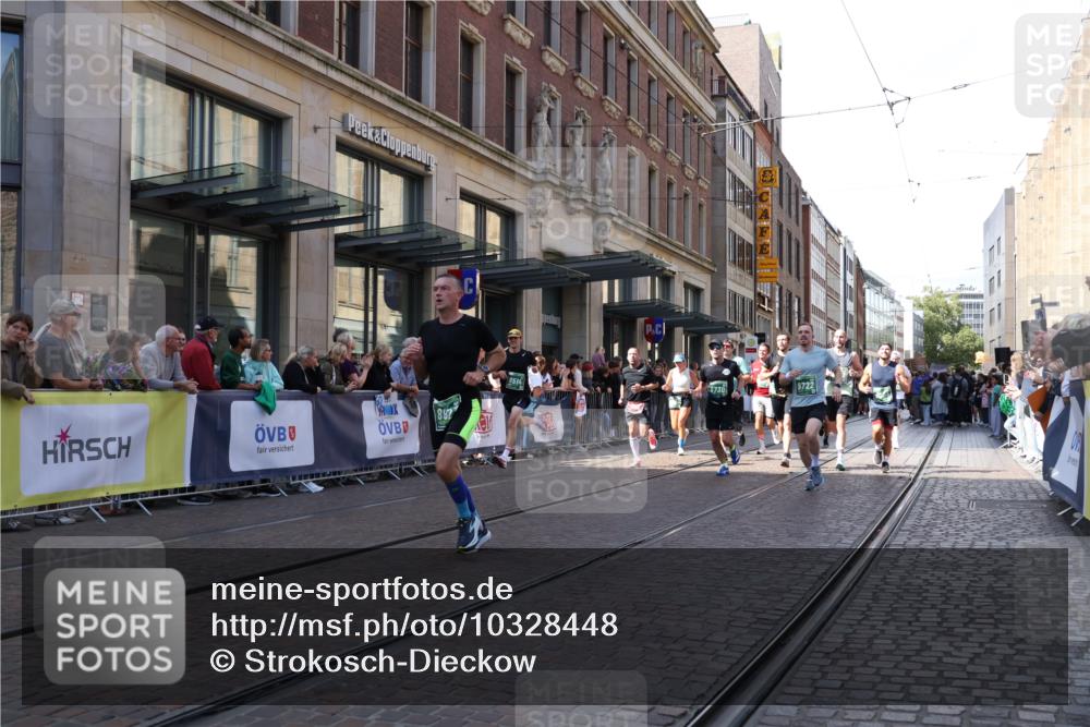 13.09.2026 - 21. swb-Marathon Bremen Strokosch-Dieckow http://msf.ph/oto/10328448 13.09.2026 13:21:13 Ziel 1130, 1254, 2088, 2397, 2570, 2904, 3120, 3202, 3435, 3534, 3655, 3695, 3930, 4165, 4234, 4445, 4484, 4519, 5542, 6862, 6865, 7176, 8184, 8270, 8384, 8730, 8923, 9048, 9059, 9514, 9722, 9900, 13145, 226, 854, 1056, 1191, 2425, 2979, 3450, 3933, 4126, 4316, 4362, 4465, 4734, 6357, 6401, 6680, 6970, 7902, 8237, 8323, 8408, 8622, 8791, 8971, 9267, 9268, 13120 meine-sportfotos.de