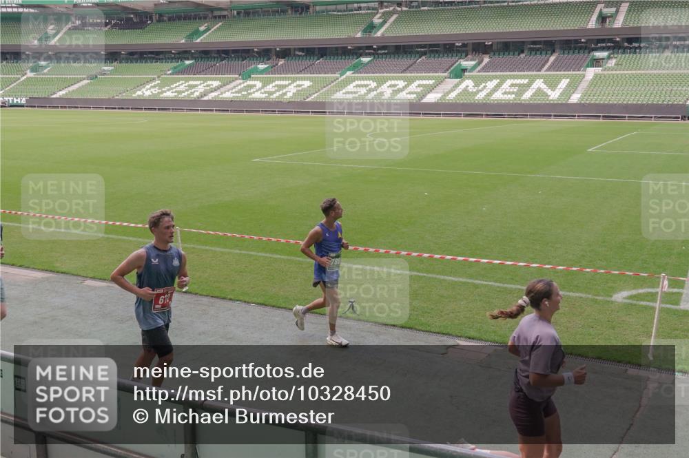 13.09.2026 - 21. swb-Marathon Bremen Michael Burmester http://msf.ph/oto/10328450 13.09.2026 12:58:39 Laufen im Stadion 141, 148, 191, 226, 232, 334, 511, 672, 776, 789, 790, 909, 972, 1010, 1119, 1166, 1191, 1199, 1254, 1281, 1516, 1535, 1642, 1647, 1752, 1809, 1881, 1931, 1933, 2046, 2210, 2324, 2343, 2367, 2371, 2397, 2402, 2423, 2425, 2577, 2771, 2807, 2827, 2885, 2899, 2903, 2904, 2979, 3015, 3021, 3051, 3098, 3120, 3124, 3138, 3148, 3182, 3186, 3190, 3233, 3319, 3338, 3435, 3516, 3531, 3534, 3560, 3652, 3655, 3685, 3690, 3695, 3866, 3933, 3934, 3939, 4101, 4120, 4174, 205 meine-sportfotos.de