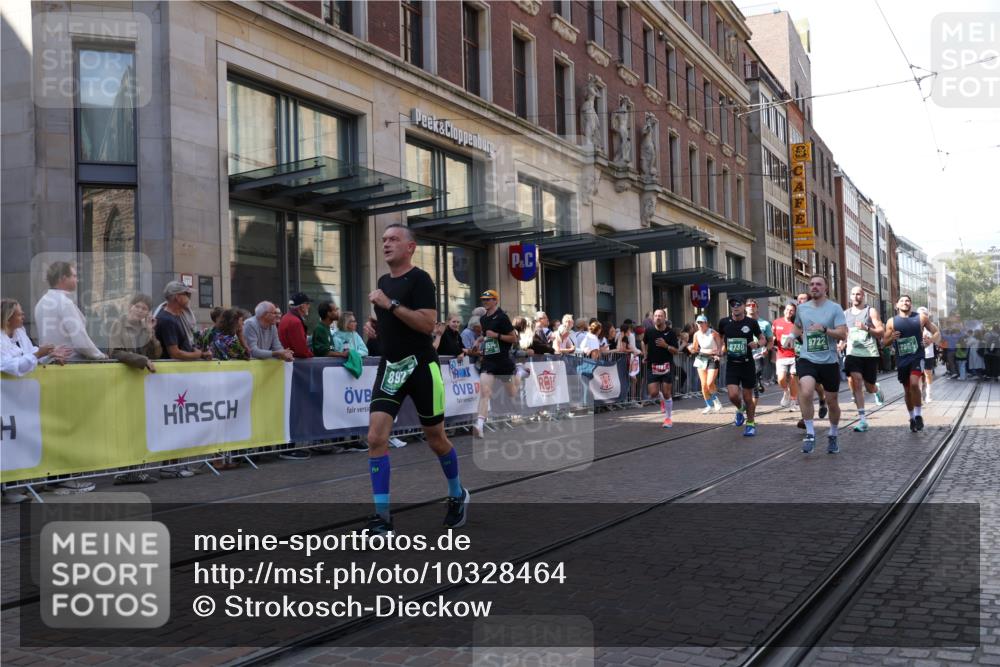 13.09.2026 - 21. swb-Marathon Bremen Strokosch-Dieckow http://msf.ph/oto/10328464 13.09.2026 13:21:13 Ziel 1130, 1254, 2088, 2397, 2570, 2904, 3120, 3202, 3435, 3534, 3655, 3695, 3930, 4165, 4234, 4445, 4484, 4519, 5542, 6862, 6865, 7176, 8184, 8270, 8384, 8730, 8923, 9048, 9059, 9514, 9722, 9900, 13145, 226, 854, 1056, 1191, 2425, 2979, 3450, 3933, 4126, 4316, 4362, 4465, 4734, 6357, 6401, 6680, 6970, 7902, 8237, 8323, 8408, 8622, 8791, 8971, 9267, 9268, 13120 meine-sportfotos.de