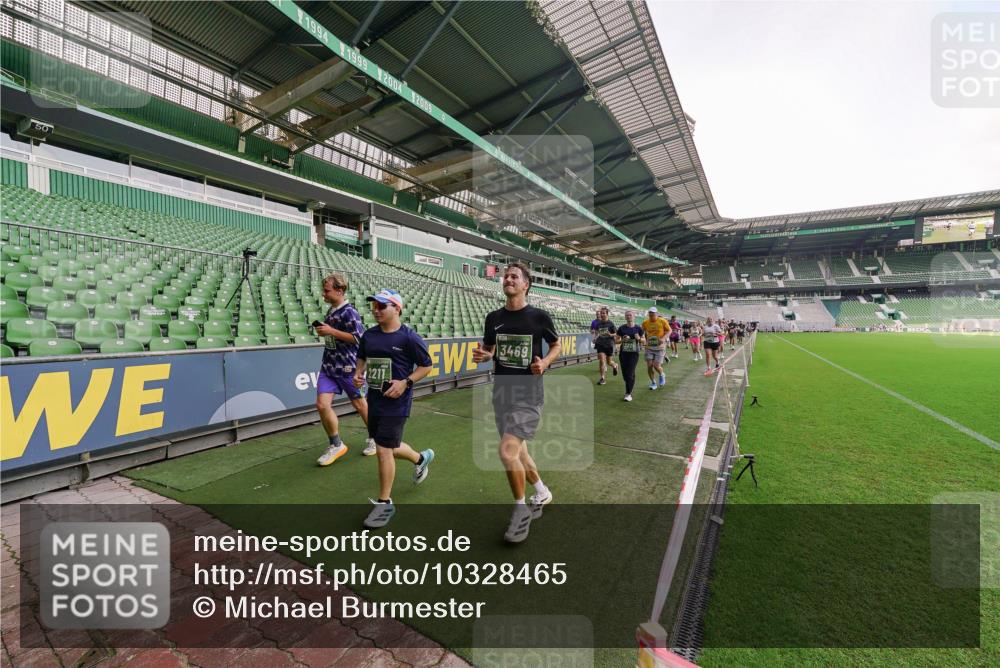 13.09.2026 - 21. swb-Marathon Bremen Michael Burmester http://msf.ph/oto/10328465 13.09.2026 13:34:19 Laufen im Stadion 155, 170, 193, 368, 428, 594, 679, 709, 765, 916, 1001, 1026, 1048, 1051, 1098, 1280, 1321, 1396, 1444, 1553, 1557, 1560, 1591, 1592, 1607, 1661, 1703, 1760, 1772, 1784, 1827, 1992, 1996, 2077, 2132, 2226, 2335, 2338, 2399, 2400, 2451, 2479, 2511, 2515, 2543, 2630, 2641, 2718, 2735, 2757, 2787, 2791, 2982, 3179, 3191, 3345, 3443, 3503, 3547, 3577, 3601, 3614, 3660, 3708, 3709, 3720, 3797, 3875, 3901, 3904, 3911, 3914, 3952, 4001, 4014, 4500, 4546, 4561, 5151 meine-sportfotos.de