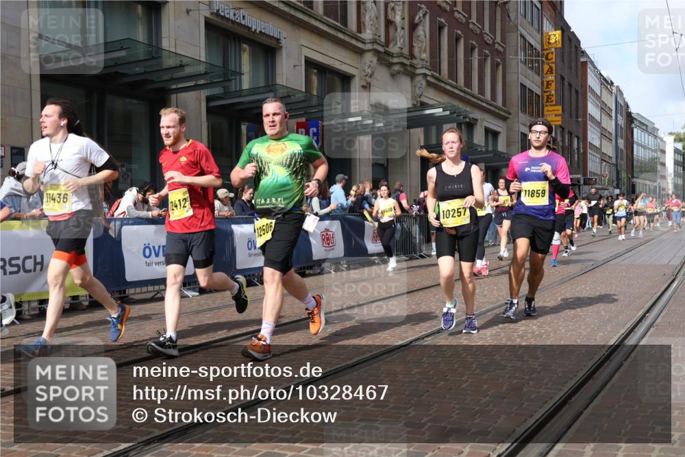 13.09.2026 - 21. swb-Marathon Bremen Strokosch-Dieckow http://msf.ph/oto/10328467 13.09.2026 11:01:55 Ziel 10153, 10154, 10173, 10273, 10274, 10278, 10331, 10338, 10439, 10473, 10500, 10617, 10636, 10738, 10803, 10885, 10915, 10924, 10943, 11249, 11505, 11576, 11811, 11853, 11886, 12016, 12042, 12094, 12134, 12135, 12145, 12360, 12437, 12506, 10251, 10257, 10332, 10409, 10444, 10497, 10817, 11075, 11115, 11150, 11268, 11305, 11369, 11412, 11413, 11436, 11479, 11486, 11668, 11747, 11859, 11985, 11986, 12095, 12379, 12412, 12466 meine-sportfotos.de