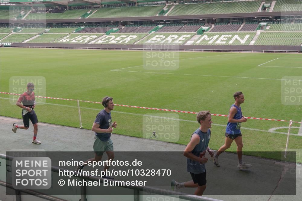 13.09.2026 - 21. swb-Marathon Bremen Michael Burmester http://msf.ph/oto/10328470 13.09.2026 12:58:40 Laufen im Stadion 141, 148, 191, 226, 232, 334, 511, 672, 776, 789, 790, 909, 972, 1010, 1119, 1166, 1191, 1199, 1254, 1281, 1516, 1535, 1642, 1647, 1752, 1881, 1931, 1933, 2046, 2210, 2324, 2343, 2367, 2371, 2397, 2402, 2423, 2425, 2577, 2771, 2807, 2827, 2885, 2899, 2903, 2904, 2953, 2979, 3015, 3021, 3051, 3098, 3120, 3124, 3138, 3148, 3182, 3186, 3190, 3233, 3319, 3338, 3435, 3516, 3531, 3534, 3560, 3652, 3655, 3685, 3690, 3695, 3866, 3933, 3934, 3939, 4101, 4120, 4174, 205 meine-sportfotos.de