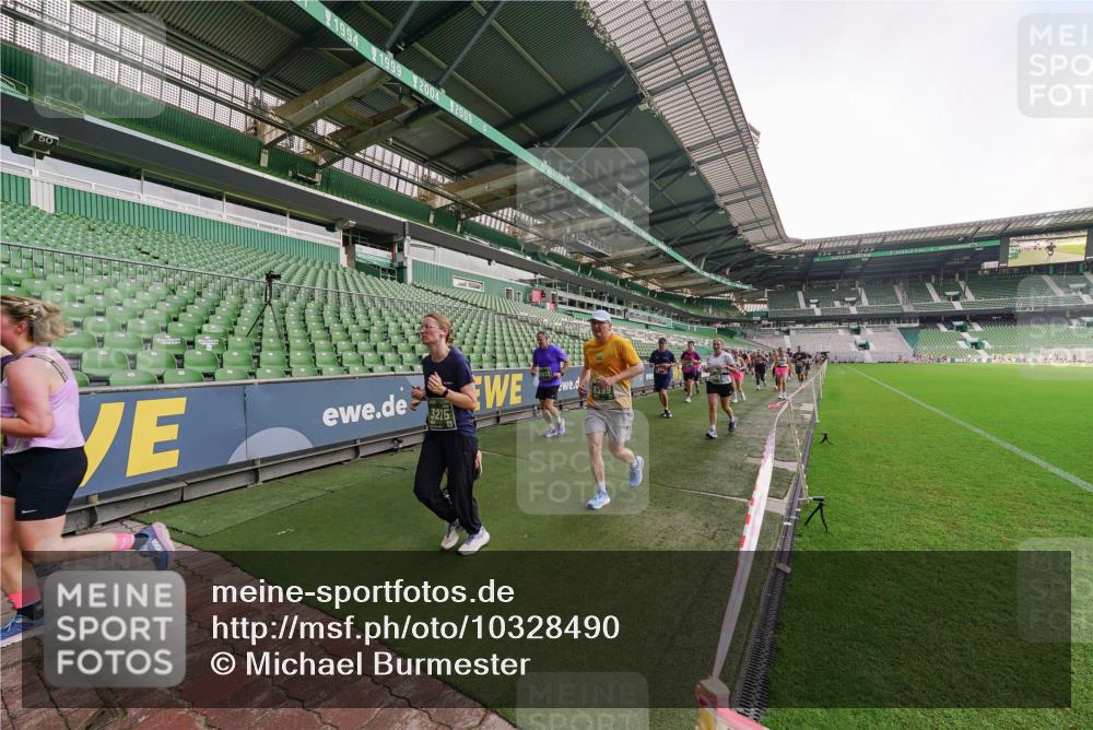 13.09.2026 - 21. swb-Marathon Bremen Michael Burmester http://msf.ph/oto/10328490 13.09.2026 13:34:21 Laufen im Stadion 155, 170, 193, 368, 428, 594, 679, 709, 765, 916, 1001, 1026, 1048, 1051, 1098, 1280, 1321, 1396, 1444, 1553, 1557, 1560, 1607, 1661, 1703, 1760, 1772, 1784, 1827, 1992, 1996, 2077, 2132, 2226, 2335, 2338, 2399, 2400, 2451, 2479, 2511, 2515, 2543, 2630, 2641, 2718, 2735, 2757, 2787, 2791, 2982, 3179, 3191, 3345, 3443, 3503, 3547, 3577, 3601, 3614, 3660, 3708, 3709, 3720, 3797, 3875, 3904, 3911, 3914, 3952, 4001, 4014, 4500, 4546, 4561, 5151 meine-sportfotos.de