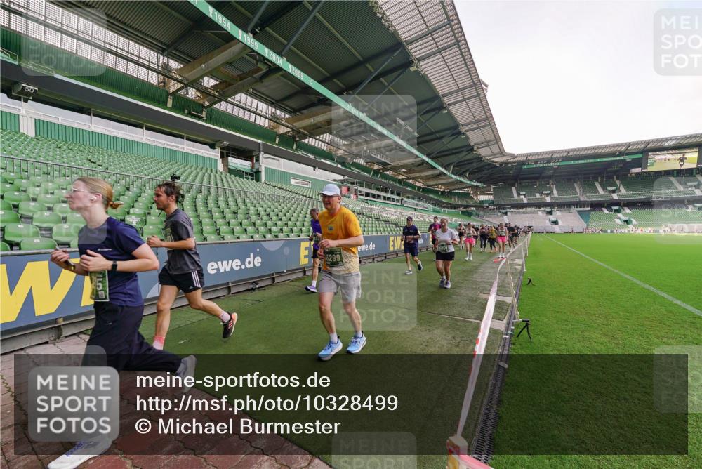 13.09.2026 - 21. swb-Marathon Bremen Michael Burmester http://msf.ph/oto/10328499 13.09.2026 13:34:21 Laufen im Stadion 155, 170, 193, 368, 428, 594, 679, 709, 765, 916, 1001, 1026, 1048, 1051, 1098, 1280, 1321, 1396, 1444, 1553, 1557, 1560, 1607, 1661, 1703, 1760, 1772, 1784, 1827, 1992, 1996, 2077, 2132, 2226, 2335, 2338, 2399, 2400, 2451, 2479, 2511, 2515, 2543, 2630, 2641, 2718, 2735, 2757, 2787, 2791, 2982, 3179, 3191, 3345, 3443, 3503, 3547, 3577, 3601, 3614, 3660, 3708, 3709, 3720, 3797, 3875, 3904, 3911, 3914, 3952, 4001, 4014, 4500, 4546, 4561, 5151 meine-sportfotos.de