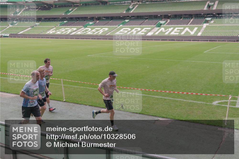 13.09.2026 - 21. swb-Marathon Bremen Michael Burmester http://msf.ph/oto/10328506 13.09.2026 12:58:44 Laufen im Stadion 141, 148, 191, 226, 232, 334, 511, 672, 745, 789, 790, 909, 972, 1010, 1080, 1119, 1166, 1191, 1199, 1254, 1281, 1516, 1535, 1642, 1647, 1752, 1881, 1931, 1933, 2046, 2210, 2289, 2324, 2343, 2367, 2371, 2397, 2402, 2423, 2425, 2577, 2771, 2806, 2807, 2827, 2885, 2899, 2903, 2953, 2961, 2979, 3015, 3021, 3051, 3098, 3120, 3124, 3138, 3148, 3182, 3186, 3190, 3233, 3319, 3338, 3435, 3516, 3531, 3534, 3560, 3652, 3655, 3685, 3690, 3695, 3866, 3933, 3934, 4101, 4120, 4174, 205 meine-sportfotos.de