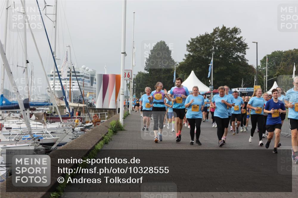13.09.2026 - Kiel Lauf Andreas Tolksdorf http://msf.ph/oto/10328555 13.09.2026 09:29:37 Kiellinie 36, 1373, 1949, 6825, 919 meine-sportfotos.de
