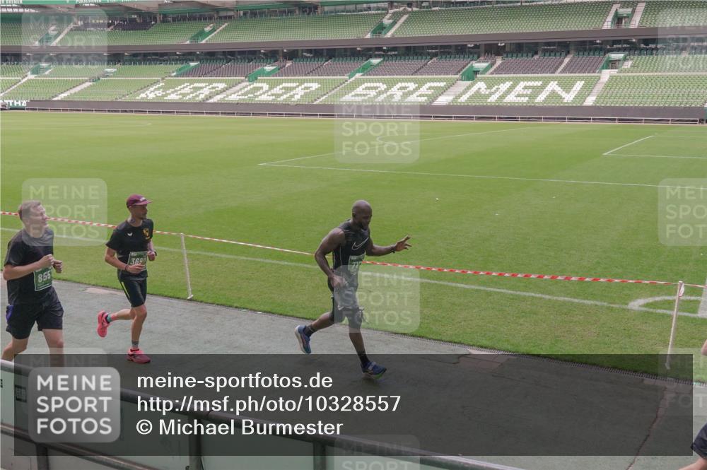 13.09.2026 - 21. swb-Marathon Bremen Michael Burmester http://msf.ph/oto/10328557 13.09.2026 12:58:50 Laufen im Stadion 141, 148, 191, 226, 232, 334, 511, 672, 745, 789, 790, 909, 972, 1010, 1080, 1119, 1166, 1191, 1199, 1281, 1516, 1535, 1642, 1647, 1752, 1881, 1931, 1933, 2046, 2210, 2289, 2324, 2343, 2367, 2371, 2397, 2423, 2425, 2577, 2771, 2806, 2807, 2827, 2885, 2899, 2903, 2953, 2961, 2979, 3015, 3021, 3051, 3098, 3120, 3124, 3138, 3148, 3182, 3186, 3190, 3233, 3319, 3338, 3435, 3516, 3531, 3534, 3560, 3652, 3655, 3685, 3690, 3695, 3866, 3933, 3934, 4120, 205 meine-sportfotos.de