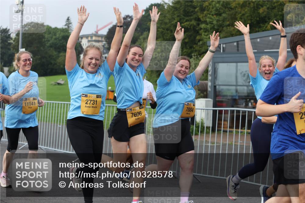 13.09.2026 - Kiel Lauf Andreas Tolksdorf http://msf.ph/oto/10328578 13.09.2026 09:29:44 Kiellinie 11141, 38, 2731, 7606, 7884, 29 meine-sportfotos.de