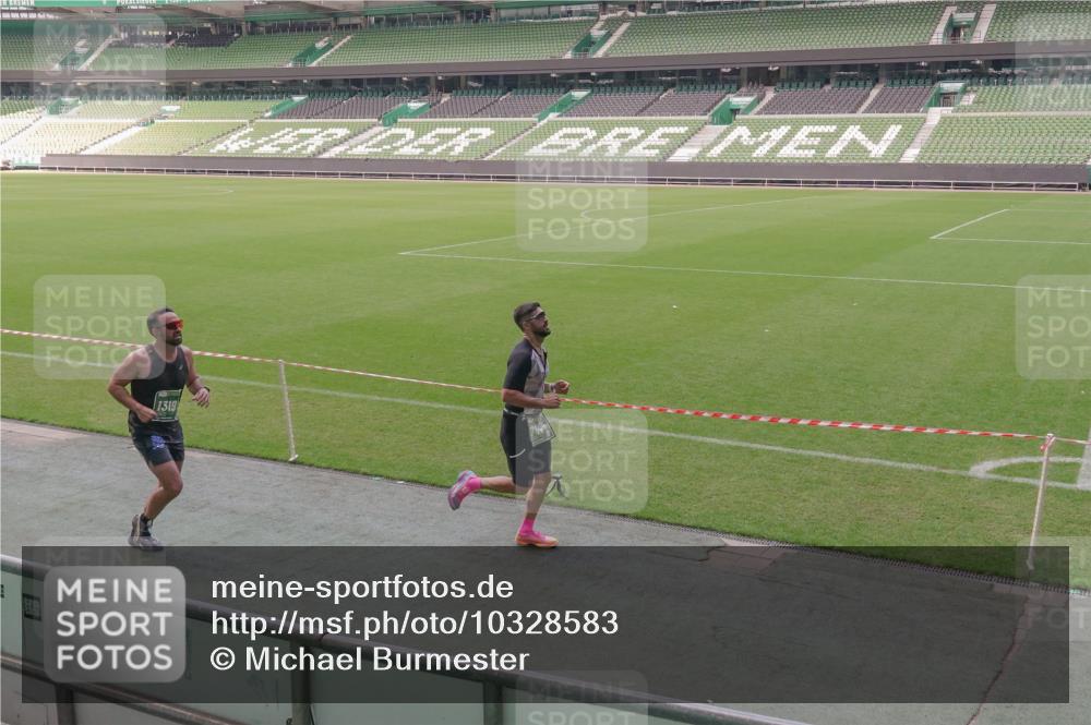 13.09.2026 - 21. swb-Marathon Bremen Michael Burmester http://msf.ph/oto/10328583 13.09.2026 12:58:52 Laufen im Stadion 141, 148, 191, 226, 232, 334, 511, 672, 745, 789, 790, 909, 972, 1080, 1119, 1166, 1191, 1199, 1281, 1516, 1535, 1642, 1647, 1752, 1881, 1931, 1933, 2046, 2210, 2289, 2343, 2367, 2371, 2397, 2423, 2425, 2570, 2577, 2771, 2806, 2807, 2827, 2885, 2899, 2903, 2953, 2961, 2979, 3015, 3021, 3098, 3120, 3124, 3138, 3148, 3182, 3186, 3190, 3233, 3319, 3338, 3435, 3516, 3531, 3534, 3560, 3652, 3655, 3685, 3690, 3695, 3866, 3933, 3934, 4120, 205 meine-sportfotos.de