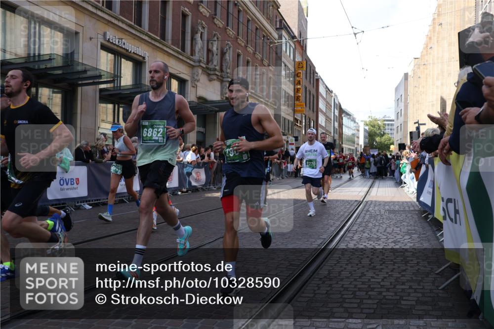 13.09.2026 - 21. swb-Marathon Bremen Strokosch-Dieckow http://msf.ph/oto/10328590 13.09.2026 13:21:15 Ziel 1130, 1254, 2088, 2397, 2570, 2904, 3120, 3202, 3290, 3435, 3655, 3695, 3930, 4165, 4234, 4445, 4484, 4519, 5542, 6862, 6865, 7176, 8184, 8270, 8384, 8730, 8923, 9048, 9059, 9514, 9722, 9900, 13145, 226, 854, 1191, 2425, 2979, 3450, 3534, 3933, 4126, 4316, 4362, 4445, 4465, 4734, 6357, 6401, 6970, 7902, 8237, 8323, 8408, 8622, 8791, 8971, 9267, 9268, 9900, 13120 meine-sportfotos.de