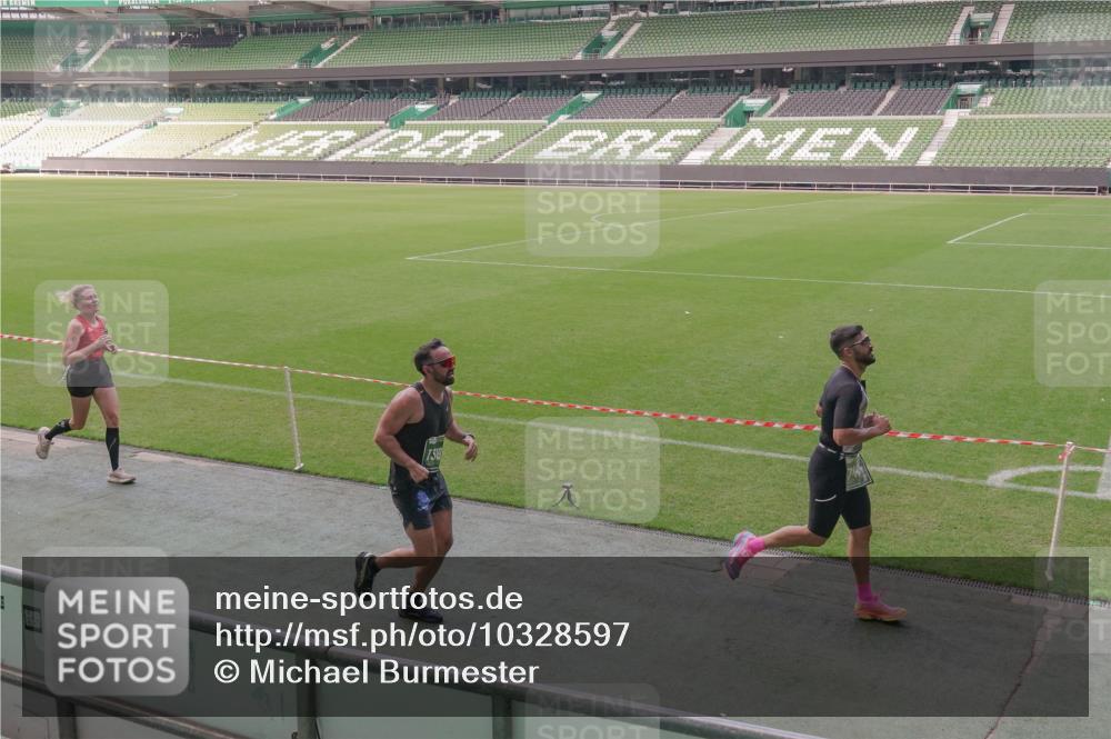 13.09.2026 - 21. swb-Marathon Bremen Michael Burmester http://msf.ph/oto/10328597 13.09.2026 12:58:53 Laufen im Stadion 141, 148, 191, 226, 232, 334, 511, 672, 745, 789, 790, 909, 972, 1080, 1119, 1166, 1191, 1199, 1281, 1516, 1535, 1642, 1647, 1752, 1881, 1931, 1933, 2046, 2210, 2289, 2343, 2367, 2371, 2397, 2423, 2425, 2570, 2577, 2771, 2806, 2807, 2827, 2885, 2899, 2903, 2953, 2961, 2979, 3015, 3021, 3098, 3120, 3124, 3138, 3148, 3182, 3186, 3190, 3233, 3319, 3338, 3435, 3516, 3531, 3534, 3560, 3652, 3655, 3685, 3690, 3695, 3866, 3933, 3934, 4120, 205 meine-sportfotos.de