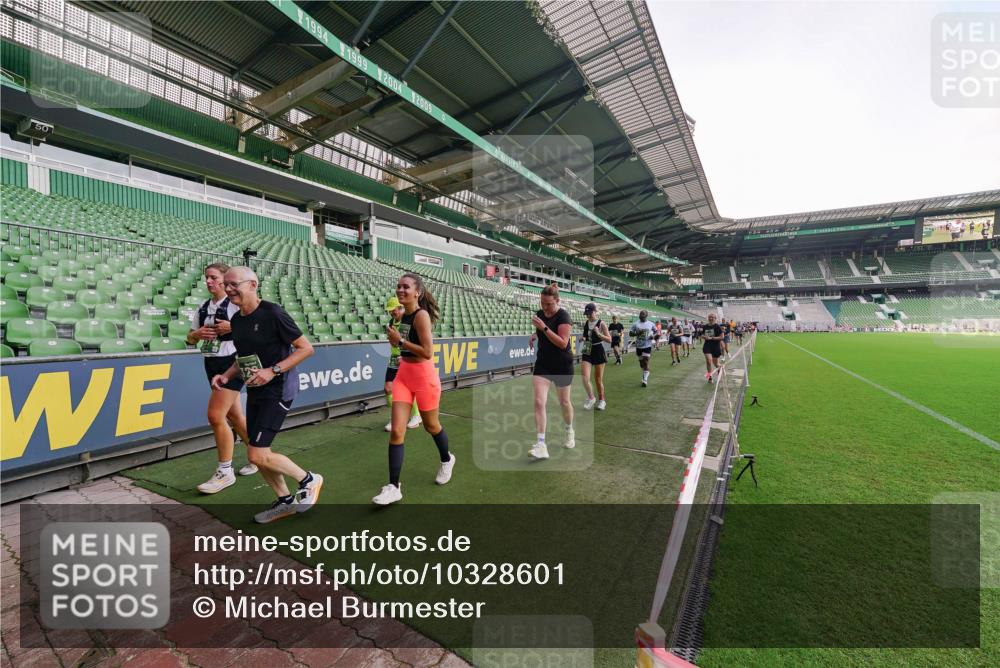 13.09.2026 - 21. swb-Marathon Bremen Michael Burmester http://msf.ph/oto/10328601 13.09.2026 13:34:34 Laufen im Stadion 155, 170, 193, 368, 428, 462, 496, 594, 679, 709, 765, 916, 1001, 1026, 1048, 1051, 1098, 1280, 1321, 1396, 1444, 1553, 1557, 1560, 1607, 1661, 1703, 1760, 1772, 1784, 1827, 1965, 1992, 1996, 2077, 2132, 2226, 2335, 2338, 2399, 2400, 2451, 2479, 2511, 2515, 2543, 2641, 2650, 2718, 2735, 2757, 2787, 2791, 2894, 2982, 3179, 3191, 3345, 3406, 3443, 3503, 3547, 3577, 3614, 3660, 3708, 3709, 3720, 3797, 3875, 3904, 3911, 3914, 3952, 4001, 4014, 4500, 4546, 4561, 5151 meine-sportfotos.de