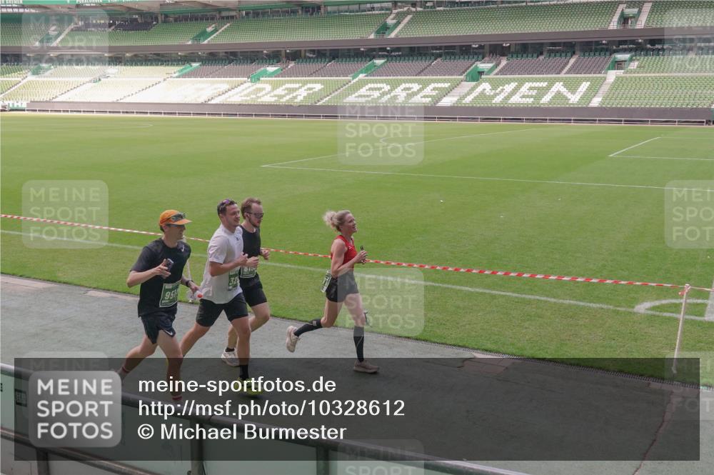 13.09.2026 - 21. swb-Marathon Bremen Michael Burmester http://msf.ph/oto/10328612 13.09.2026 12:58:54 Laufen im Stadion 141, 148, 191, 226, 232, 334, 511, 672, 745, 789, 790, 909, 972, 1080, 1119, 1166, 1191, 1199, 1281, 1516, 1535, 1642, 1647, 1752, 1881, 1931, 1933, 2046, 2210, 2289, 2343, 2367, 2371, 2397, 2423, 2425, 2570, 2577, 2771, 2806, 2807, 2827, 2885, 2899, 2903, 2953, 2961, 2979, 3015, 3021, 3098, 3120, 3124, 3138, 3148, 3182, 3186, 3190, 3233, 3319, 3338, 3435, 3516, 3531, 3534, 3560, 3652, 3655, 3685, 3690, 3695, 3866, 3933, 3934, 4120, 205 meine-sportfotos.de
